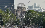 Hiroshima nghiêng mình tưởng niệm các nạn nhân thảm họa bom nguyên tử